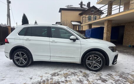 Volkswagen Tiguan II, 2018 год, 3 200 000 рублей, 2 фотография