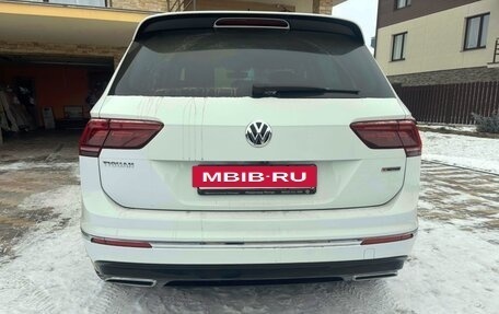 Volkswagen Tiguan II, 2018 год, 3 200 000 рублей, 4 фотография