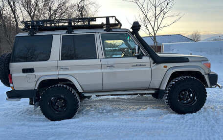 Toyota Land Cruiser 70, 2011 год, 5 600 000 рублей, 4 фотография