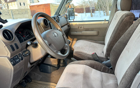 Toyota Land Cruiser 70, 2011 год, 5 600 000 рублей, 7 фотография