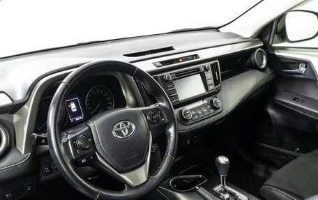 Toyota RAV4, 2016 год, 2 290 000 рублей, 5 фотография