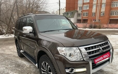 Mitsubishi Pajero IV, 2017 год, 3 650 000 рублей, 2 фотография