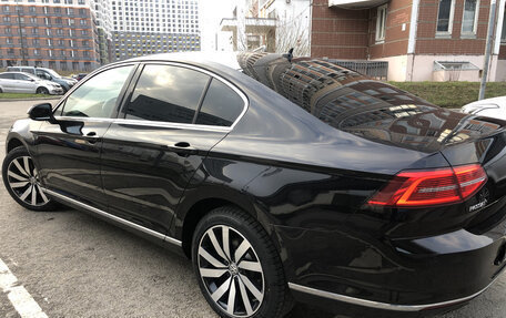 Volkswagen Passat B8 рестайлинг, 2017 год, 2 680 000 рублей, 2 фотография