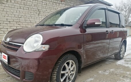 Toyota Sienta I, 2011 год, 980 000 рублей, 2 фотография