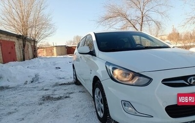 Hyundai Solaris II рестайлинг, 2013 год, 850 000 рублей, 1 фотография