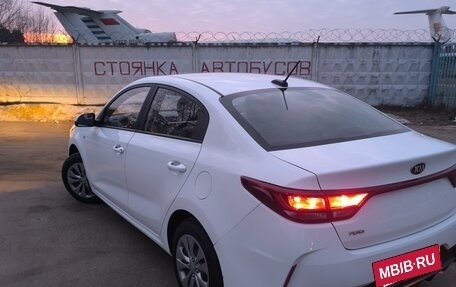 KIA Rio IV, 2021 год, 1 370 000 рублей, 4 фотография