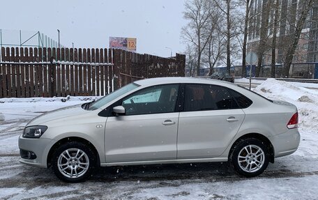 Volkswagen Polo VI (EU Market), 2011 год, 830 000 рублей, 2 фотография