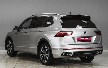 Volkswagen Tiguan II, 2021 год, 4 099 000 рублей, 2 фотография