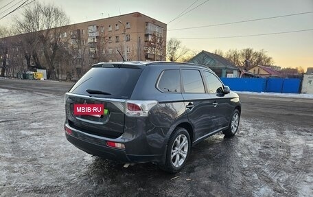 Mitsubishi Outlander III рестайлинг 3, 2013 год, 1 585 000 рублей, 3 фотография