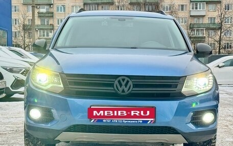 Volkswagen Tiguan I, 2012 год, 1 499 999 рублей, 2 фотография