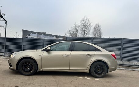 Chevrolet Cruze II, 2010 год, 650 000 рублей, 3 фотография