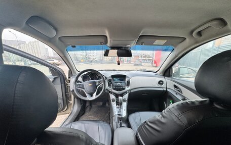 Chevrolet Cruze II, 2010 год, 650 000 рублей, 16 фотография