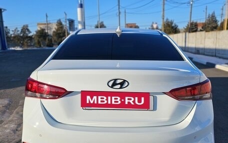 Hyundai Solaris II рестайлинг, 2018 год, 1 750 000 рублей, 5 фотография