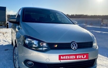 Volkswagen Polo VI (EU Market), 2011 год, 835 000 рублей, 3 фотография