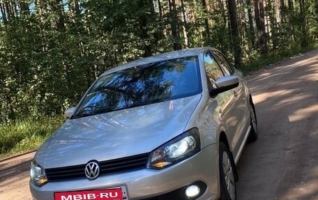 Volkswagen Polo VI (EU Market), 2011 год, 835 000 рублей, 2 фотография