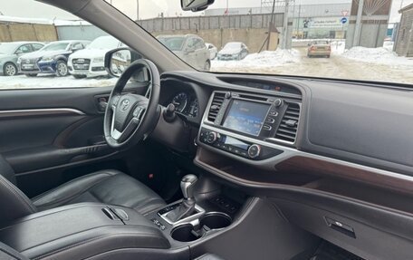 Toyota Highlander III, 2016 год, 3 375 000 рублей, 13 фотография