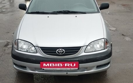 Toyota Avensis III рестайлинг, 2002 год, 420 000 рублей, 3 фотография