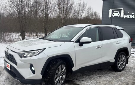 Toyota RAV4, 2019 год, 3 450 000 рублей, 3 фотография