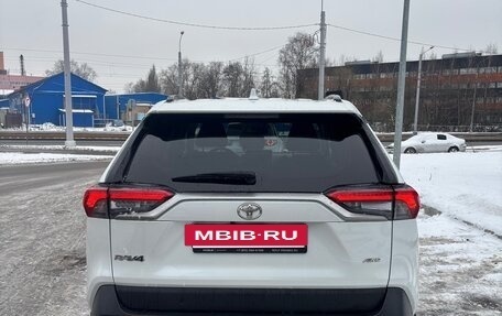 Toyota RAV4, 2019 год, 3 450 000 рублей, 5 фотография