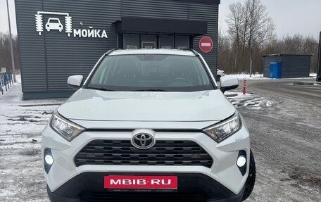 Toyota RAV4, 2019 год, 3 450 000 рублей, 4 фотография