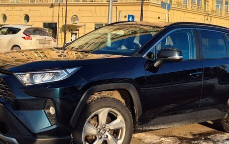 Toyota RAV4, 2020 год, 3 300 000 рублей, 3 фотография