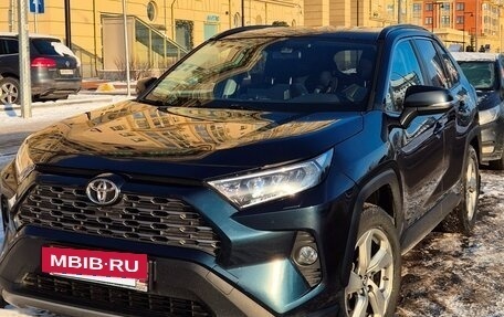 Toyota RAV4, 2020 год, 3 300 000 рублей, 2 фотография