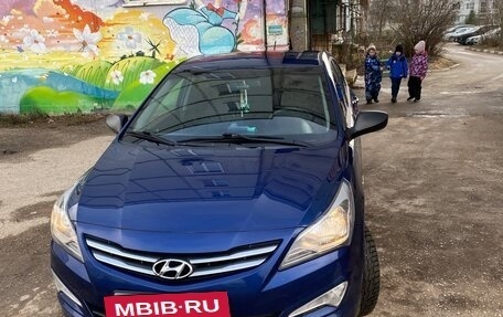 Hyundai Solaris II рестайлинг, 2015 год, 930 000 рублей, 5 фотография