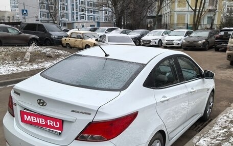 Hyundai Solaris II рестайлинг, 2015 год, 950 000 рублей, 2 фотография