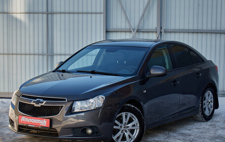 Chevrolet Cruze II, 2010 год, 699 000 рублей, 4 фотография