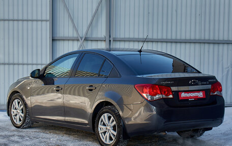 Chevrolet Cruze II, 2010 год, 699 000 рублей, 7 фотография