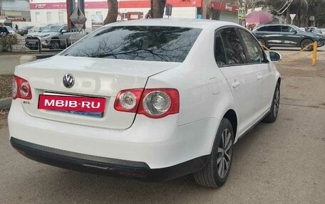 Volkswagen Jetta VI, 2010 год, 770 000 рублей, 4 фотография