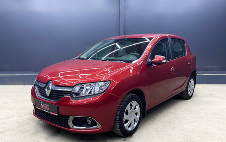 Renault Sandero II рестайлинг, 2015 год, 985 000 рублей, 1 фотография