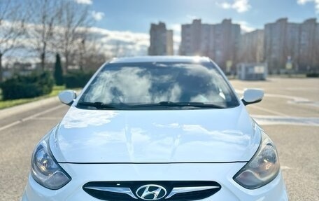 Hyundai Solaris II рестайлинг, 2012 год, 1 100 000 рублей, 7 фотография