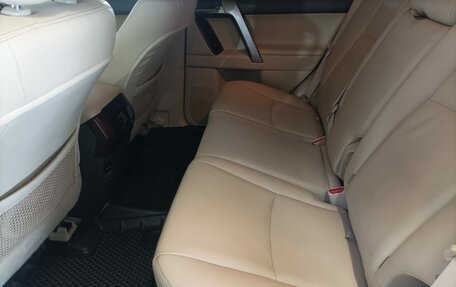 Toyota Land Cruiser Prado 150 рестайлинг 2, 2015 год, 3 850 000 рублей, 14 фотография