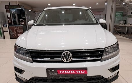 Volkswagen Tiguan II, 2018 год, 2 590 000 рублей, 6 фотография