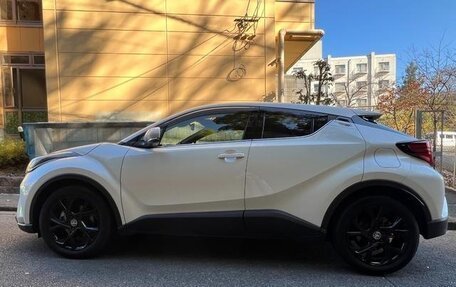 Toyota C-HR I рестайлинг, 2021 год, 1 700 000 рублей, 7 фотография