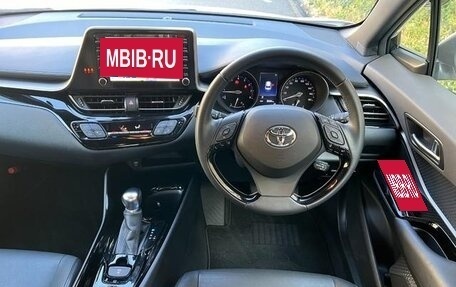 Toyota C-HR I рестайлинг, 2021 год, 1 700 000 рублей, 9 фотография