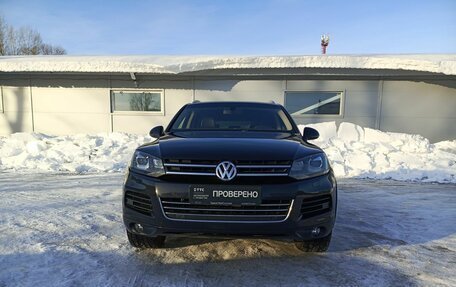 Volkswagen Touareg III, 2010 год, 1 634 299 рублей, 2 фотография