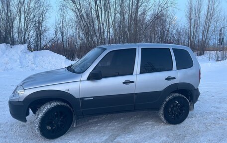 Chevrolet Niva I рестайлинг, 2012 год, 590 000 рублей, 2 фотография