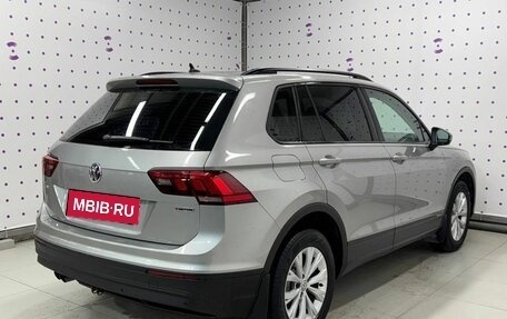 Volkswagen Tiguan II, 2019 год, 2 770 000 рублей, 3 фотография