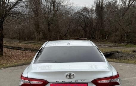 Toyota Camry, 2018 год, 3 300 000 рублей, 10 фотография