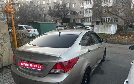 Hyundai Solaris II рестайлинг, 2011 год, 800 000 рублей, 6 фотография