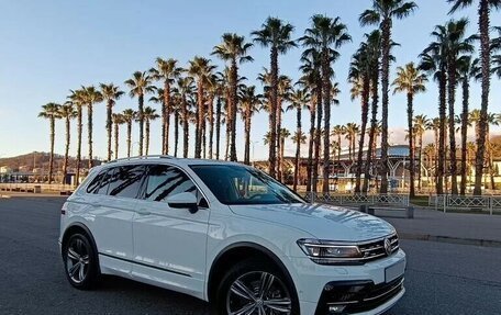 Volkswagen Tiguan II, 2018 год, 2 900 000 рублей, 10 фотография