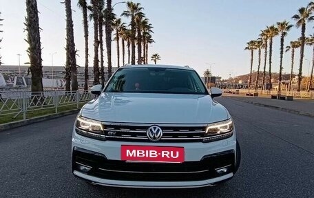 Volkswagen Tiguan II, 2018 год, 2 900 000 рублей, 4 фотография