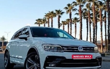 Volkswagen Tiguan II, 2018 год, 2 900 000 рублей, 8 фотография