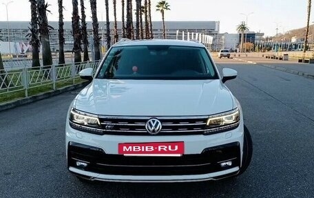 Volkswagen Tiguan II, 2018 год, 2 900 000 рублей, 9 фотография