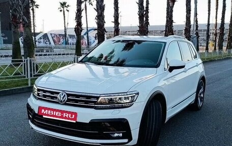 Volkswagen Tiguan II, 2018 год, 2 900 000 рублей, 13 фотография