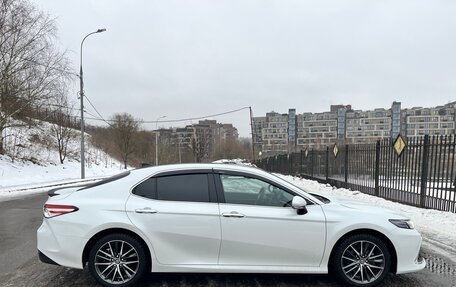 Toyota Camry, 2023 год, 3 950 000 рублей, 5 фотография