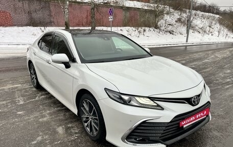 Toyota Camry, 2023 год, 3 950 000 рублей, 2 фотография