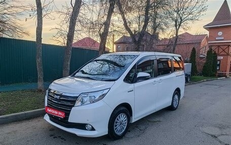 Toyota Noah III, 2015 год, 2 100 000 рублей, 1 фотография